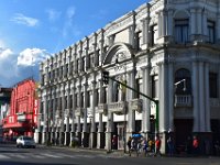 6  La vile abrite de nombreux bâtiments de style coloniaux espagnols, comme ici le Teatro Melico Salazar.