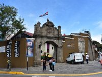 21  Le Musée d’Art Contemporain, qui abrite également le Centre National de la Culture et le Ministère de la Culture. Le bâtiment datant de 1856 abritait à l'origine une fabrique de liqueurs, il est à présent classé au patrimoine architectural du Costa Rica.