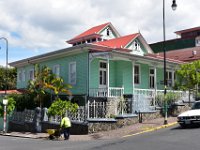 42  Dans le Barrio Amón, quartier résidentiel au Nord du centre-ville comportant plusieurs maisons coloniales et victoriennes colorées.