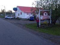 5  Dîner au "Baddeck Lobster Suppers" :) Les "lobster supper" sont des institutions sur l'île du Prince Edouard et en Nouvelle-Ecosse ; dans ces restaurants de homard, une formule "à volonté" est proposée : on choisit le plat principal (homard, crabe, saumon, ...) et on mange autant de moules fraîches et de "seafood chowder" que l'on veut ! Un régal :)