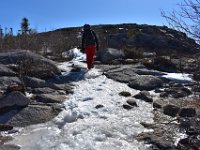 13  A l'approche du sommet, passage englacé. Après un gros redoux deux jours auparavant avec du +8°C et de la pluie, la neige était recouverte d'une couche craquante et parfois même de glace, parfait pour évoluer avec les crampons !