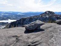24  Vue sur le sommet du Mont du Lac-des-Cygnes en repartant sur la boucle direction le Mont Pioui.
