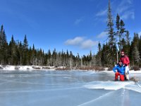 29  Encore une belle épaisseur de glace permettant de se promener sans danger sur le lac, avec les crampons.