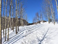 3  Au fur et à mesure de la montée, la vue apparaît petit à petit sur la vallée des Grands-Jardins.