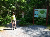 1  Le Parc de Frontenac se trouve à 2h au sud de Québec dans la région des Chaudières-Appalaches (région vallonnée qui a de petits airs de campagne française) et s'étend autour du Grand Lac St-François. Il est scindé en deux parties, le secteur Nord de Saint-Daniel et le secteur Sud.  Relativement peu étendu (155 km² tout de même !), il a été créé pour conserver la flore et la faune typique de ce milieu aquatique comportant de nombreuses baies et étangs. Nous débutons la fin de semaine par la découverte du secteur Nord et de la fameuse randonnée de "La Tourbière".