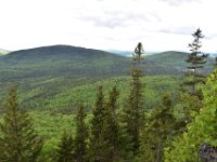 3  Le sentier de la Croix à Tremblay (sur la boucle du sentier Le Montagnard) est un autre classique à Ste-Brigitte-de-Laval. Il permet d'accéder en 7km à deux points de vue. Ici, au premier point de vue, côté Laurentides à l'ouest.