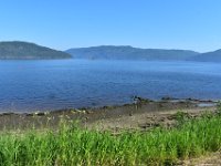 2  L'Anse-St-Jean, qui donne sur le Fjord du Saguenay. Le village porte le nom du père Jean De Quen, missionaire jésuite qui a découvert le lieu en 1647. En 1838, le village devient le premier emplacement permanent de la Société des Vingt-et-Un (pionniers exploitant le pin blanc dans la région).