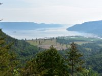 2  Vue sur la Baie et le village de l'Anse-St-Jean.