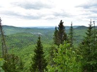 7  Depuis le deuxième point de vue. Ste-Brigitte-de-Laval se situe à seulement 30min. au nord-est de Québec mais dans un environnement déjà très sauvage et isolé, entouré de collines vallonnées (début des Laurentides).
