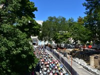 137  La Ville accueille comme chaque année le Grand Prix Cycliste de la Ville de Québec (jumelé avec celui de Montréal qui a lieu deux jours après), remporté cette année par l'Australien Michaël Mattews après 170km et près de 2000m de dénivelé ! Ici, vue de peloton depuis la Porte Prescott, au-dessus de la Côte de la Montagne.