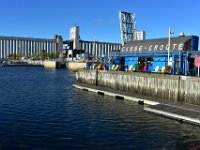 148  Au port, sur le Bassin Louise, le long du Corridor du Littoral, la guinguette "Le Casse-Croûte" et au fond les silos de G3 et de Groupe Océan (Terminal du Port de Québec).