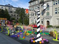 151  La ville se prépare pour la Fête de l'Action de Grâces qui a lieu lundi 8 octobre (jour férié), qui correspond au "Thanksgiving" américain. La déco "Halloween" pour le 31 octobre est belle !