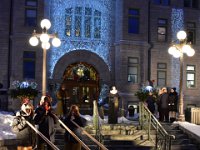 170  Le 22 novembre, cérémonie d'ouverture du Marché de Noël allemand de Québec, devant l'Hôtel de Ville avec un concert de cors des Alpes.
