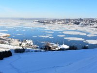 184  A la mi-décembre, le fleuve St-Laurent est déjà bien englacé !