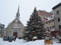 27  La Place Royale avec l'Eglise Notre-Dame-des-Victoires, là où Samuel de Champlain fonda la Ville de Québec en 1608. Le Vieux-Québec est classé au Patrimoine Mondial de l'Unesco depuis 1985 (1er ensemble urbain d'Amérique du Nord).
