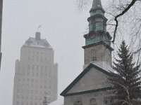 47  L'église Saint-Andrew et l'édifice Price au fond, rue Saint-Anne.