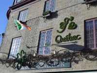 58  J'aime Québec :) Pub Saint-Patrick, Cote de la Fabrique, dans le Vieux-Québec. La Saint-Patrick (le Saint Patron des Québécois, célébrée le samedi 24 mars) est d'ailleurs très fêtée au Québec : défilé, animations, ...! De nombreux québécois sont en effet originaires d'Irlande, depuis le XIXème siècle et notamment la Grande Famine en Irlande.