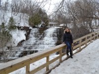 59  En cette fin mars, encore un peu de neige dans les parcs ! Ici, au Parc de la Rivière Beauport Sud, dans le quartier de Beauport, au Nord-Est de la ville de Québec. Ce parc linéaire remonte la rivière jusqu'à une belle chute d'eau.