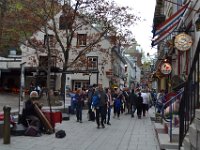 92  Balade dans la très touristique Rue du Petit-Champlain, ici au niveau des célèbres et fameux restos "Lapin Sauté" et "Cochon Dingue" :)