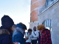 12  L'une des attractions du Carnaval, la dégustation de la tire d'érable (le sirop d'érable (104°C) est chauffé à 114°C puis étalé ur de la glace pour en faire des sucettes). Un autre incontournable est la Queue de Castor, vendue par la boutique du même nom : une sorte de crêpe épaisse garnie dont la forme explique le nom :) Un délice !