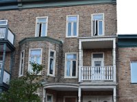 113  Un mois après, fin Octobre, une fois les travaux faits par notre propriétaire à l'extérieur de l'appartement finalisés (nouveaux escaliers et rambardes, balcon du 2ème étage mis à neuf) !