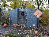 117  Toutes les histoires de morts et d'esprits sont bonnes à ressortir pour Halloween (châtiments publics, voix de Jeanne d'Arc, etc.).