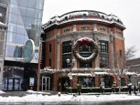 140  Le Diamant (salle de spectacle) et le Capitole (théâtre), Place d'Youville.