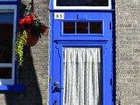 72  Les quelques rues parallèles au-dessous de la Rue St-Jean (Rue de la Tourelle, Rue Lavigueur, Rue St-Olivier et Rue Richelieu)  résidentielles, comportent de belles maisons aux couleurs vives et variées, que l'on découvre en flânant.
