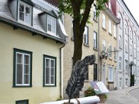 113  Ce sont les frères Kirke qui l'amenèrent au Québec depuis Madagascar alors qu'il était âgé de 6 ans, en 1629. Il fut aussi le premier élève noir du Canada car il reçut une éducation afin d'être baptisé.