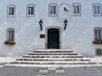 132  Dans la cour du Séminaire.