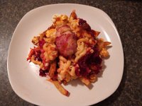 14  La poutine "Poutineweek" du Bistro Au Bonnet d'Âne, la plus originale et la plus réussie avec sa garniture de Mac n'Cheese, cheddar épicé, poulet-bacon, chutney de betteraves et pocorn au caramel :)!
