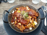 153  Et on se régale d'une excellente poutine general tao !