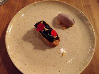 170  Soirée d'anniversaire au Restaurant Légende, un gastronomique en 6 services de produits locaux boréaux magnifiés :) Dessert autour du bleuet.