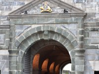 194  Visite de la Citadelle de Québec, la plus imposante forteresse britannique en Amérique du Nord, classée à l'UNESCO. Ici, la porte Dalhousie, unique porte authentique du Vieux-Québec n'ayant pas été reconstruite pour la circulation des automobiles !