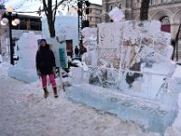 24  Sur le deuxième site, dans le quartier Saint-Roch, devant l'Eglise Saint-Roch.