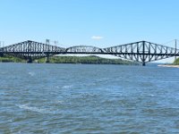 62  Le Pont de Québec est le long pont Cantilever (pont à poutres en porte-à-faux) au monde, achevé en 1917 (après deux effondrements !). Il s'agit d'un lieu historique national du Canada.