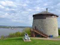 20  Le soir, nous traversons la Haute-Ville et les Plaines d'Abraham (Parc des Champs-de-Bataille) où se sont jouées les batailles entre anglais et français pour le contrôle de la ville. Ici, l'une des quatre Tours Martello (début XIXème siècle).