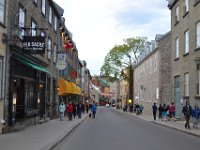 25  Rue Saint-Louis, depuis la porte Saint-Louis, dans le Vieux-Québec.