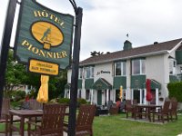 16  Une autre bonne adresse, l'Hôtel Le Pionnier, sur la Rue des Pionniers (rue principale). [25 Juillet 2021]