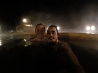 9  Son eau minérale est bénéfique pour le corps (calcium-sulphate, magnésium, etc.). Cela nous rappelle les sources chaudes naturelles d'Islande :) (pas d'odeur de soufre ici par contre, le soufre n'est pas présent à l'état gazeux) Lors de grands froids (il ne faisait que 0°C ce soir !), des concours de cheveux et barbes glacés sont organisés :)