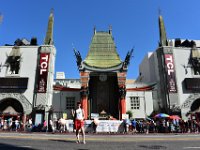 12  TCL Grauman's Chinese Theatre : le cinéma le plus célèbre du monde construit en 1927 par Sid Grauman, aux conditions de projection parfaites où ont lieu de nombreuses grandes premières Il a été classé Monument Historique en 1968.