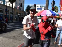 15  On croise de tout à Hollywood ..!