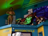 24  Un détour par le musée "Ripley's Believe it or not !" qui rassemble des étrangetés venues du monde entier mais qui nous a laissé perplexes. L'une des plus jolies pièces est finalement dans l'entrée (une moto tout en bonbons !)
