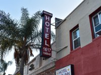31  Notre hôtel à Hollywood, le West Inn. Si cela nous a dépanné pour passer la nuit dans le quartier à moindre coût, nous ne le recommandons pas notamment du fait du bruit provenant de la boîte de nuit voisine (!)
