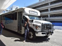 8  Nous posons pour la première fois le pied en sol américain (!) En route à bord du "LAX Flyaway Shuttle" direction le mythique quartier de Hollywood !