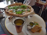 6  Pause midi à "The Butcher's Daugther", resto tendance végétarien sur le très branché "Abbot Kiney Boulevard", nous avons adoré :) Le mouvement "locavore" né à San Francisco fait la part belle aux produits de saison et locaux en Californie.