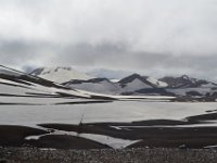 1  Deuxième journée : le vent n'a pas trop soufflé finalement, la tente a bien résisté au vent et à la pluie de la nuit. Le jour se lève doucement.