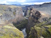 1  Avant le départ pour le 4ème et dernier jour, petit détour au Nord du refuge, sur les conseils du guide des belges, pour admirer ces gorges, l'un des plus beaux paysages de l'Islande :)