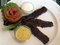 4  Entrée : Cured Fin whale (aileron de baleine fumé) and Arctic char (Omble de l'arctique) with gravlax sauce