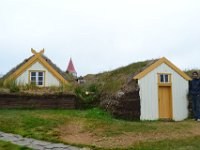 1  Le site de Glaumbaer sur la route 75, et ses maisons en bois et aux murs de tourbe (demeures traditionnelles jusqu'au 19ème siècle).